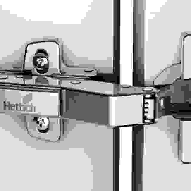 HETTICH 9088076 Sensys 8639i naložený 95° SiSy, úhlový 30°, 45x9.5, r-montáž Fix