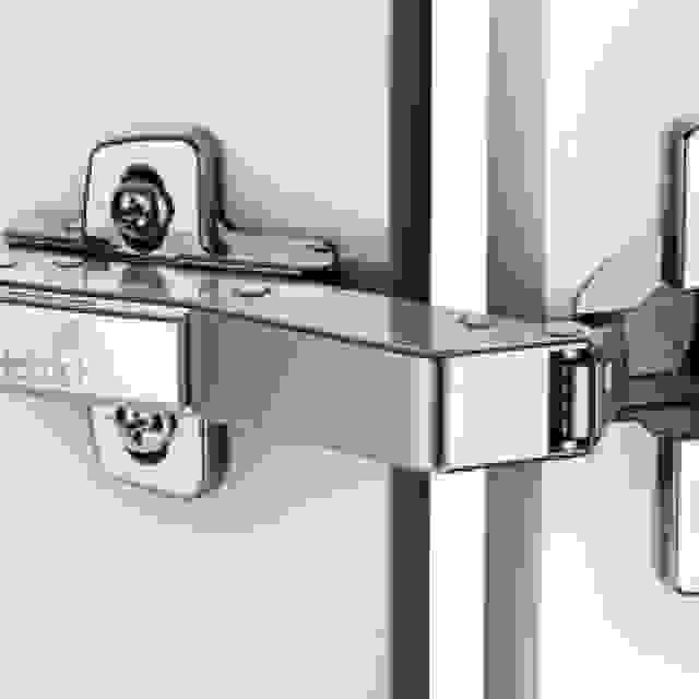 HETTICH 9088024 Sensys 8639i naložený 95° SiSy, úhlový 45°, 45x9.5, vrut